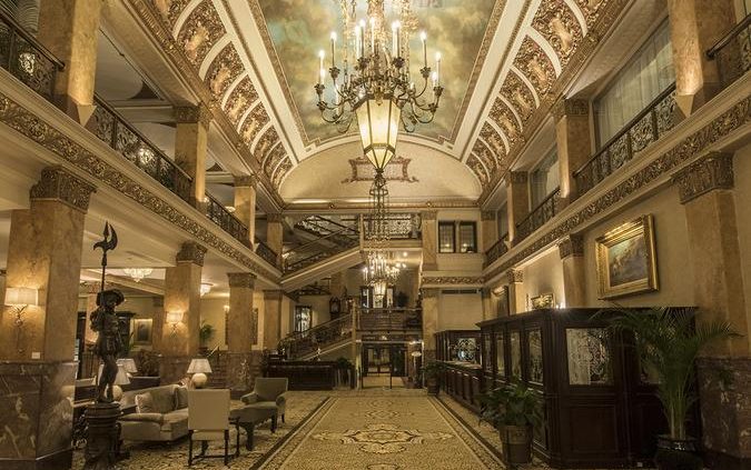 Pfister Hotel